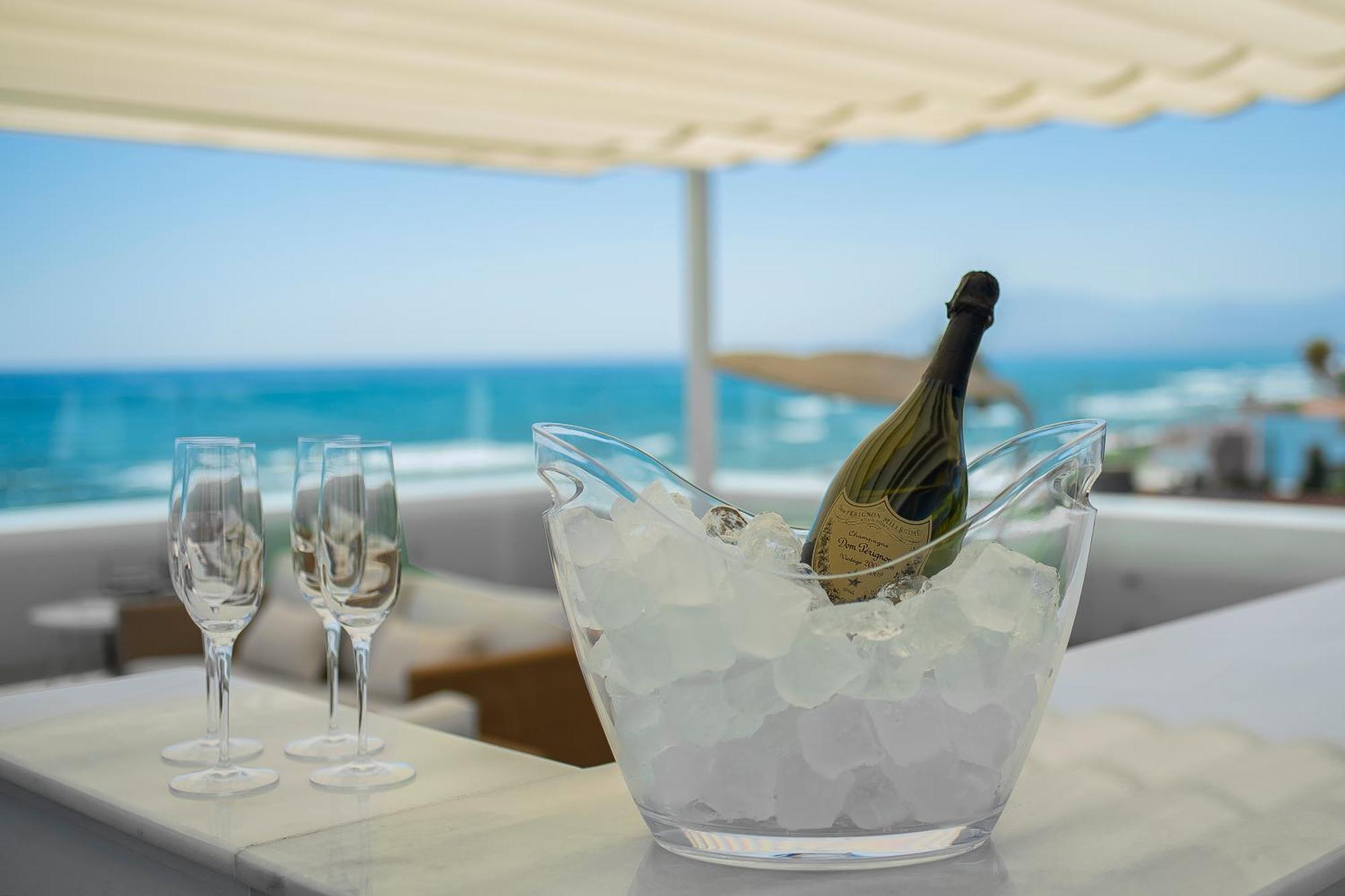 Frontline 6 Bdrm Luxury W Access Marbella