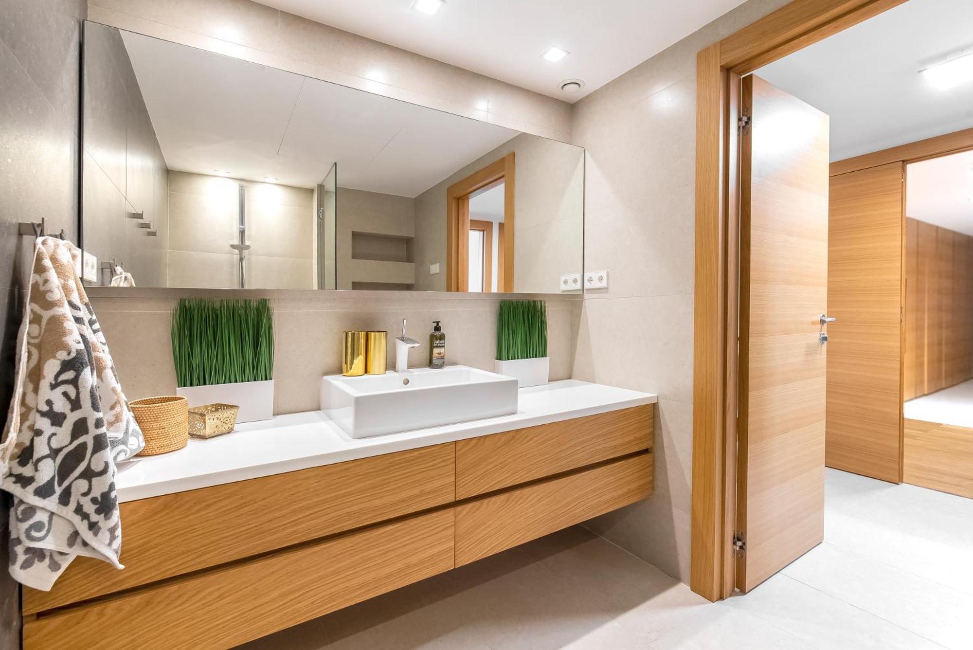 Frontline 6 Bdrm Luxury W Access