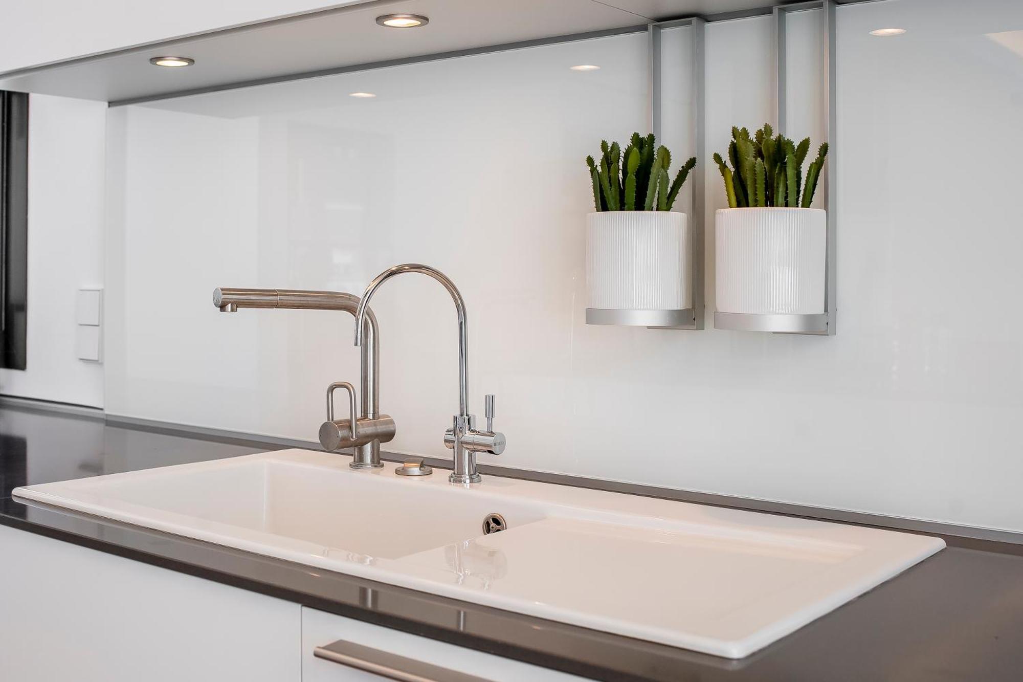 Frontline 6 Bdrm Luxury W Access Marbella